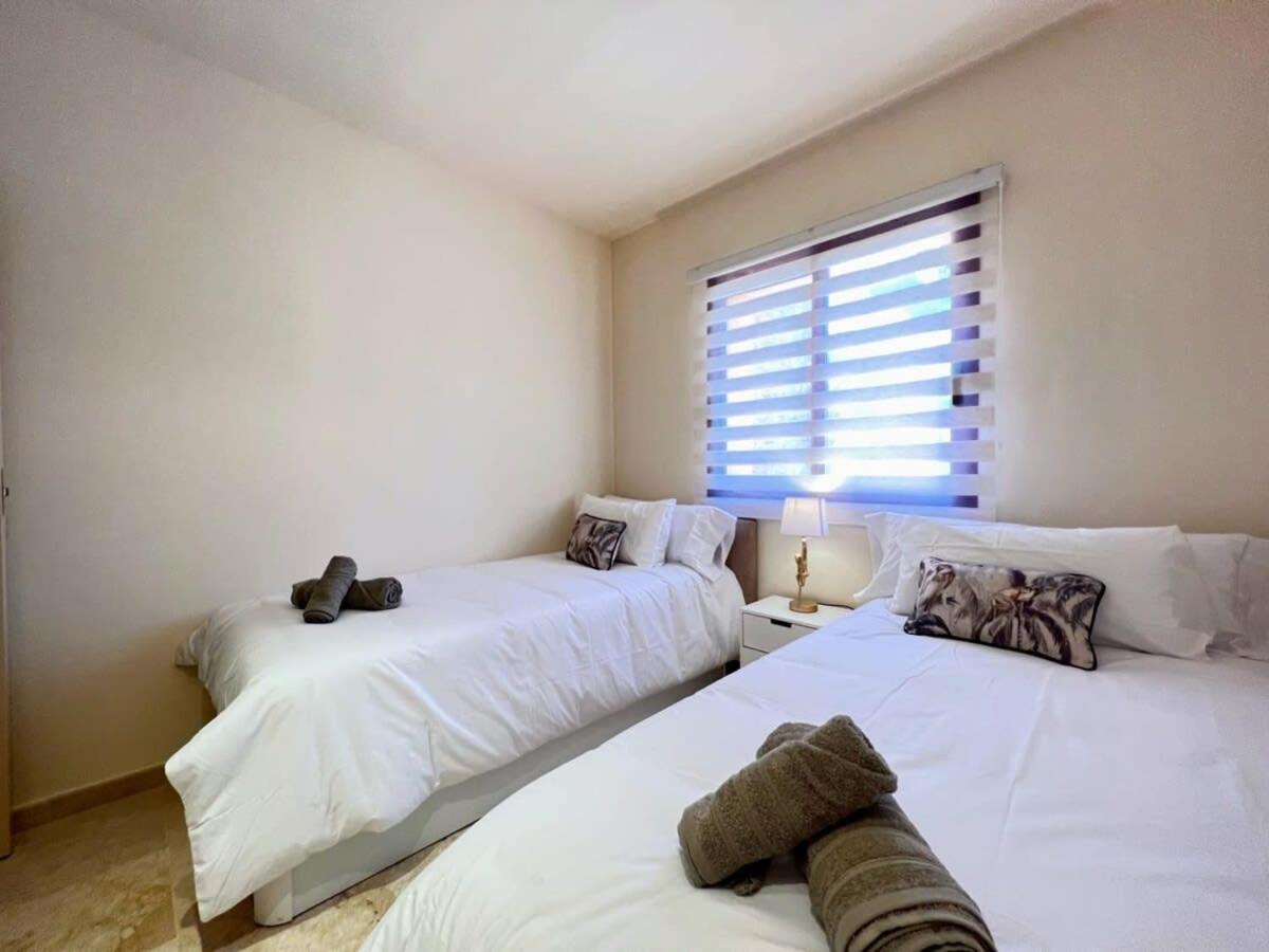 Apartment Modern 2 Bedroom Beachside Nr72 *