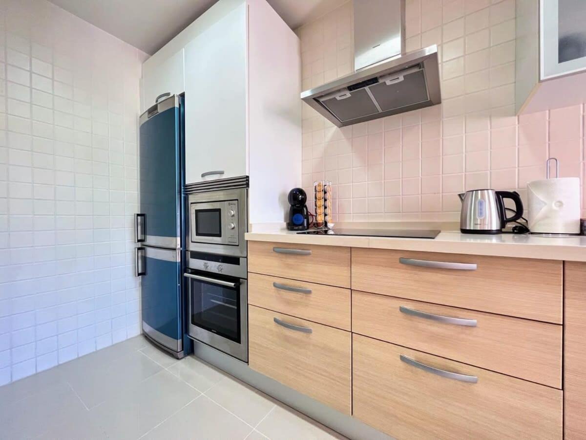 Apartment Modern 2 Bedroom Beachside Nr72 *